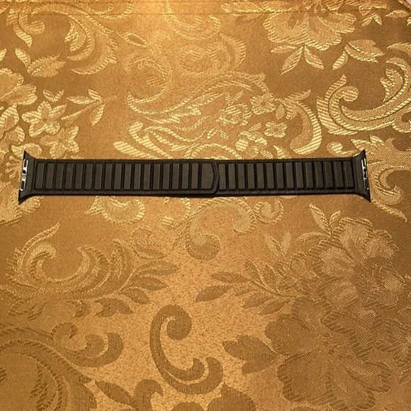 Apple Watch Band Magnetic - Picture 2 of 3